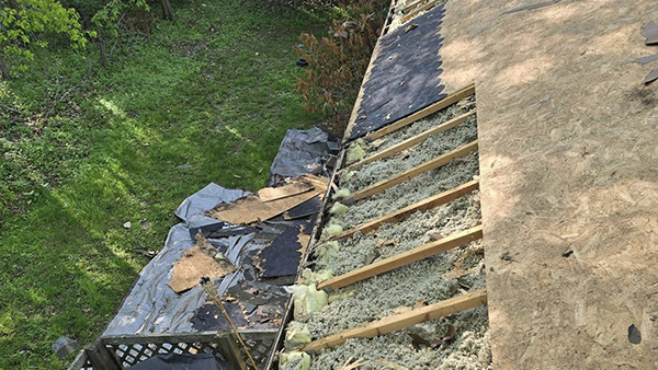 an image of a damaged roofing